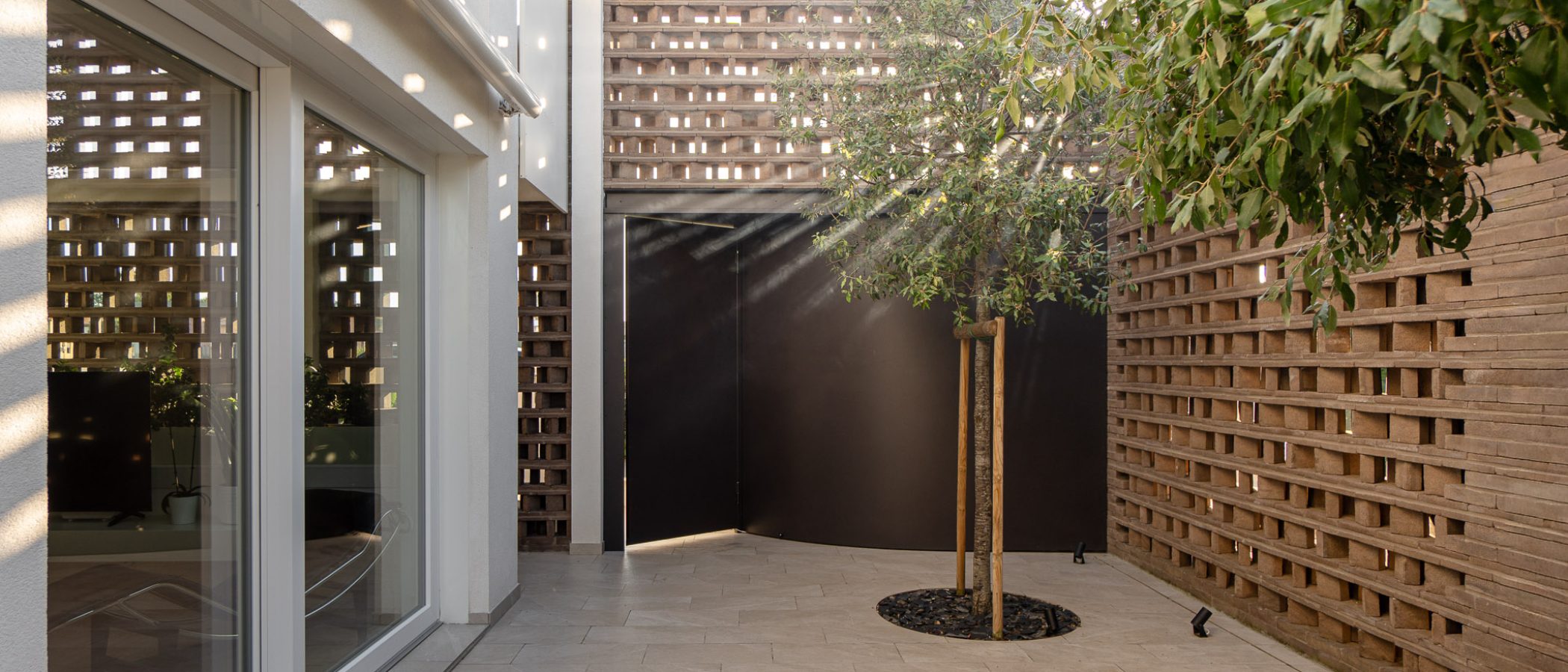 Brick by Brick - Urbana Production-Leggere-3